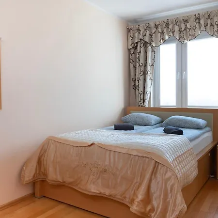 Comfortable 3city With Balcony By Renters شقة *