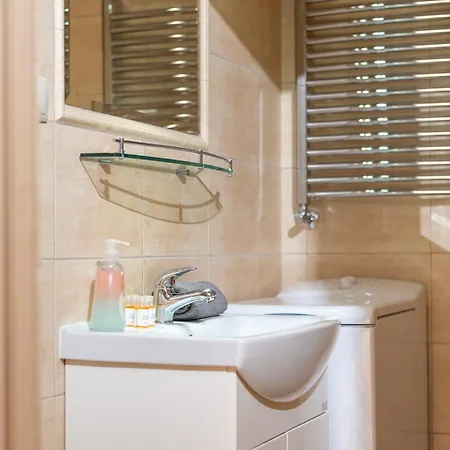 شقة Comfortable 3city With Balcony By Renters *