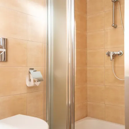 Comfortable 3city With Balcony By Renters