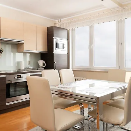 Comfortable 3city With Balcony By Renters شقة سوبوت