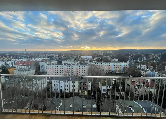 Comfortable 3city With Balcony By Renters 公寓